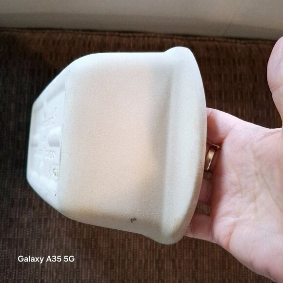 The Pampered Chef Family Heritage Stoneware Loaf Pan Beige 8.5"x4.5"x2.5" Durabl - Picture 5 of 6